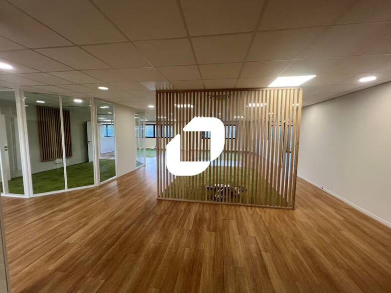 Espace bureau à vendre 365 000 € 360 m² de bureaux divisible de 360 m² à 360 m² Sars et Rosieres 59230