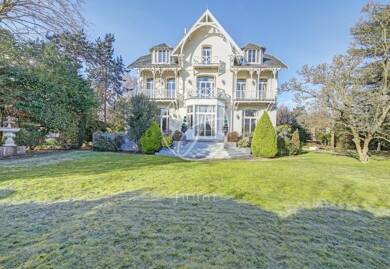 Hôtel particulier à vendre 3 900 000 € 11 pièces 5 chambres 420 m² 420 m² de terrain Vieux Croissy Croissy-sur-Seine 78290