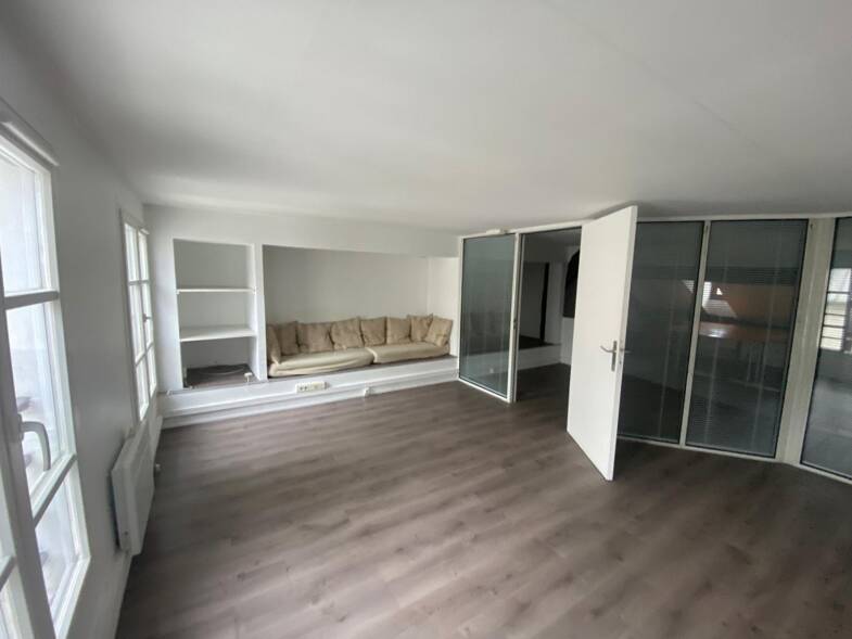 Local commercial à louer 2 850 € 76,7 m² de surface de vente Vendôme Paris 1er 75001