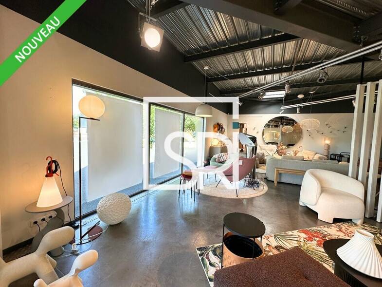 Local commercial à louer 9 167 € 760 m² de surface de vente Secteur d'Activités Economiques Aubiere 63170