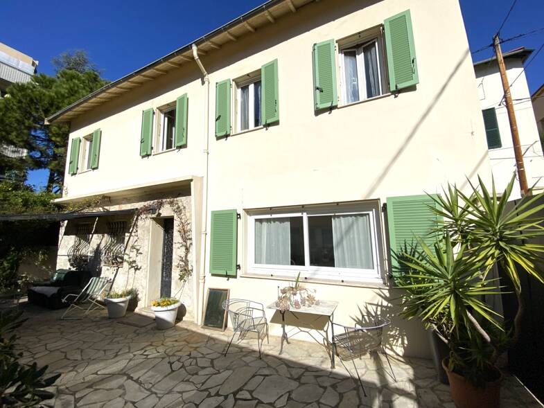 Maison en viager occupé Bouquet 447 500 € 6 pièces 4 chambres 124 m² 247 m² de terrain Chambrun Nice 06000