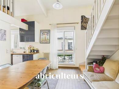 Duplex à vendre 627 000 € 3 pièces 2 chambres 55 m² Sous le toit, Étage 1/1 Europe Paris 8ème 75008