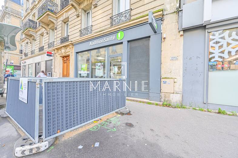 Local commercial à louer 8 707 € 110 m² de surface de vente Paris 15ème 75015
