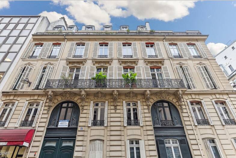 Espace bureau à vendre 4 920 000 € 339 m² de bureaux Saint Philippe du Roule Paris 8ème 75008