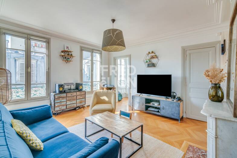 Appartement à vendre 645 000 € 3 pièces 2 chambres 65 m² Étage 3/4 Belleville Paris 20ème 75020