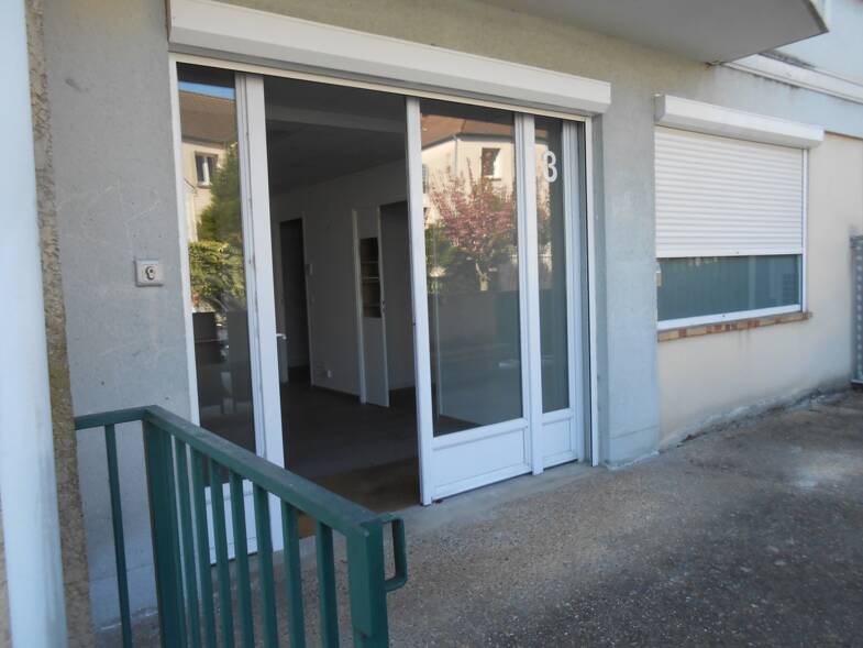 Local commercial à louer 1 900 € 75 m² de surface de vente Pontault Combault 77340