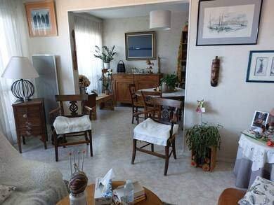 Appartement en viager Bouquet 117 200 € 4 pièces 2 chambres 79 m² 4ème étage Saraillere-Ronceval-Seigliere Cenon 33150