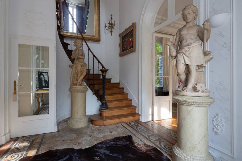 Château à vendre 2 900 000 € 22 pièces 9 chambres 980 m² 10 000 m² de terrain Tours 37000
