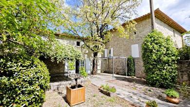 Mas à vendre 749 000 € 7 pièces 7 chambres 300 m² 16 113 m² de terrain Issirac 30760