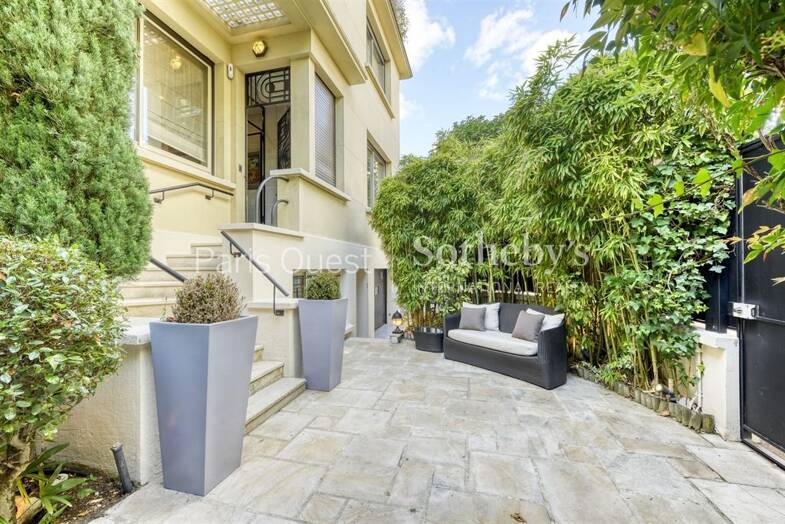 Hôtel particulier à vendre 6 900 000 € 9 pièces 6 chambres 335 m² 80 m² de terrain Ile de la Jatte-Parc d'Orléans Neuilly sur Seine 92200