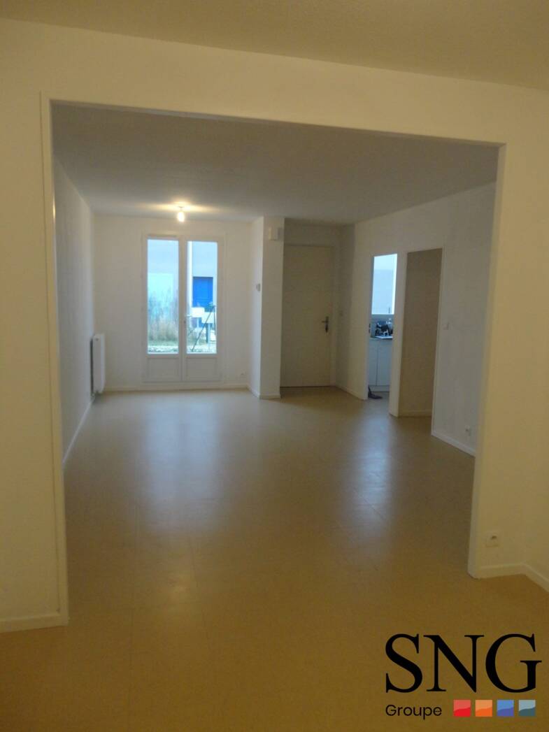 Appartement à louer 569 € 2 pièces 1 chambre 49 m² RDC Bellevue les Ozieres Yzeure 03400