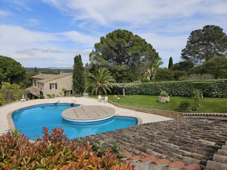 Mas à vendre 1 190 000 € 8 pièces 4 chambres 230 m² 2 900 m² de terrain Trans-en-Provence 83720