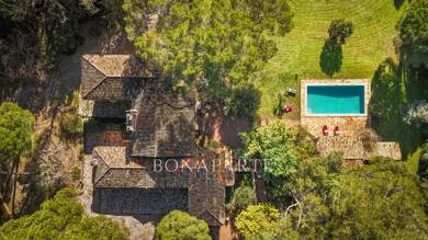 Mas à vendre 2 625 000 € 8 pièces 4 chambres 300 m² 6 400 m² de terrain Estérel Plage-Logis de l'Aspé-Péguière Saint-Raphaël 83700