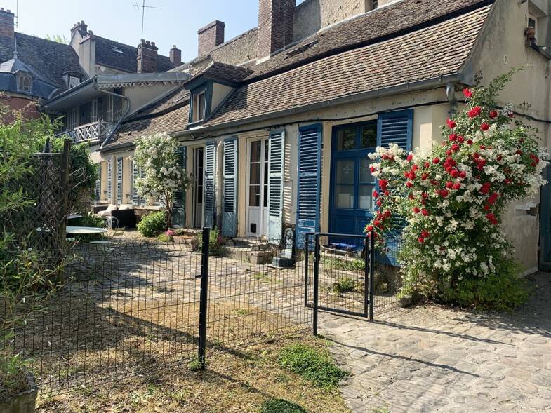 Maison à louer 1 820 € 6 pièces 3 chambres 110 m² 500 m² de terrain Montfort-l'Amaury 78490