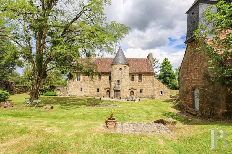 Château à vendre 840 000 € 9 pièces 4 chambres 453 m² 38 358 m² de terrain Laval 53000