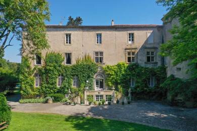 Château à vendre 1 980 000 € 25 pièces 16 chambres 900 m² 180 000 m² de terrain Carcassonne 11000