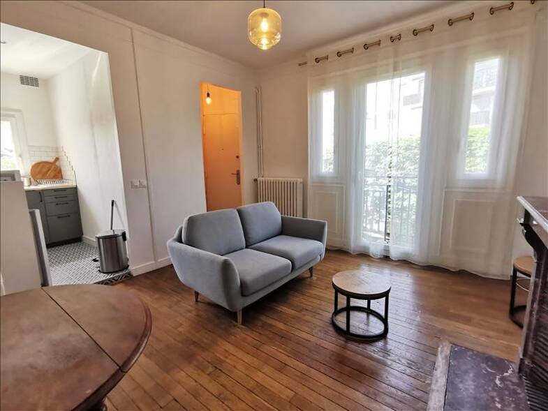 Appartement à louer 990 € 3 pièces 2 chambres 44 m² 1er étage Les Boutours Rosny-sous-Bois 93110