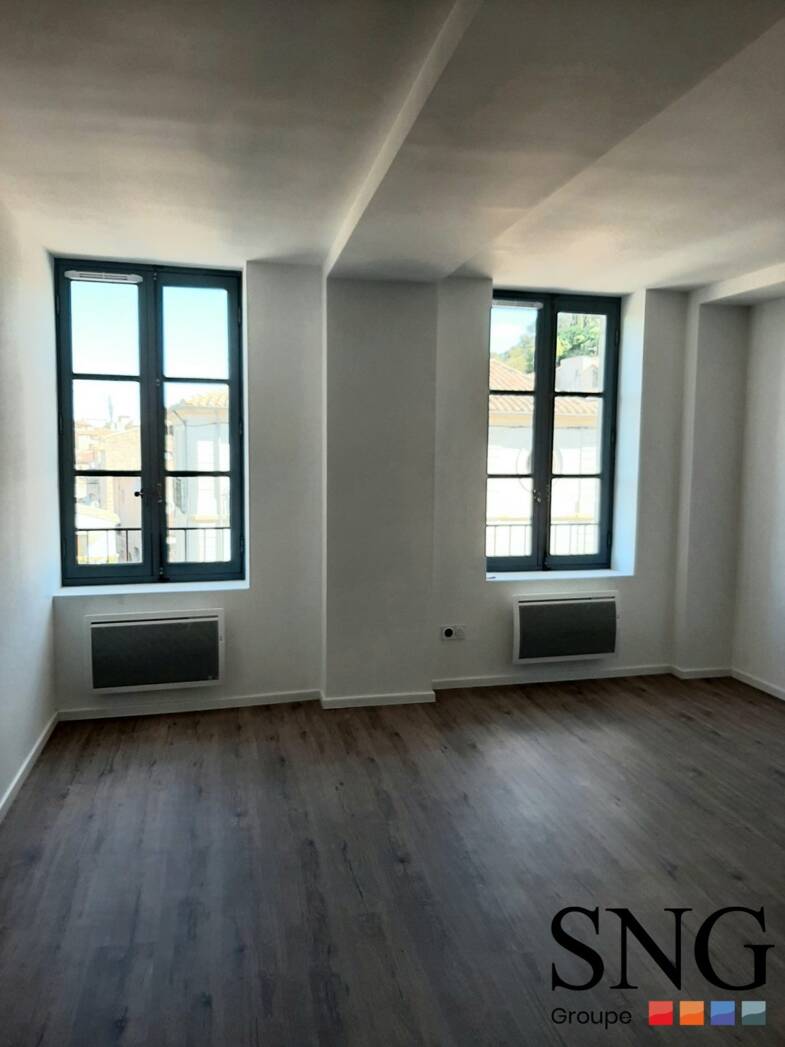 Appartement à louer 550 € 2 pièces 1 chambre 37,9 m² 2ème étage Sommières 30250