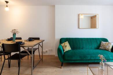 Appartement à vendre 295 000 € 2 pièces 1 chambre 35 m² Sous le toit, Étage 5/5 La Chapelle-Marx Dormoy Paris 18ème 75018