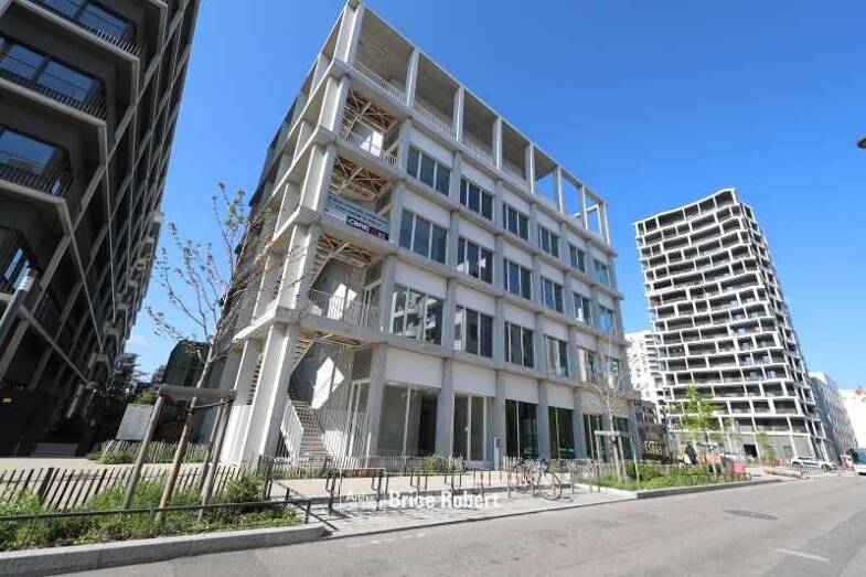 Espace bureau à vendre 2 750 820 € 649,1 m² de bureaux divisible de 162 m² à 649 m² Perrache-Le Confluent Lyon 2ème 69002