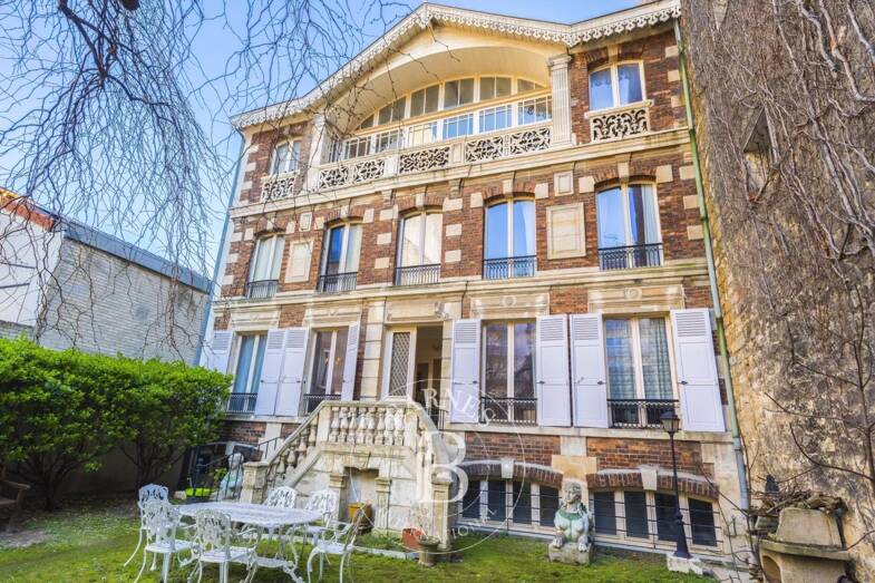 Hôtel particulier à vendre 2 685 000 € 9 pièces 5 chambres 260 m² 260 m² de terrain Boulogne-Billancourt 92100