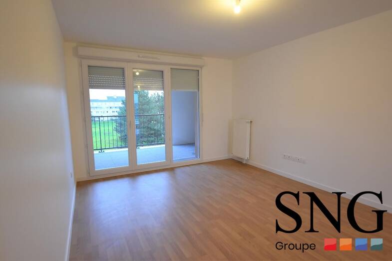 Appartement à louer 972 € 3 pièces 2 chambres 65,1 m² 3ème étage La Closerie-Les Aulnes Combs-la-Ville 77380