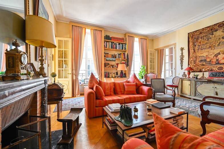 Appartement en viager occupé Bouquet 2 000 000 € 5 pièces 3 chambres 158 m² Étage 3/5 Saint Thomas d'Aquin Paris 7ème 75007