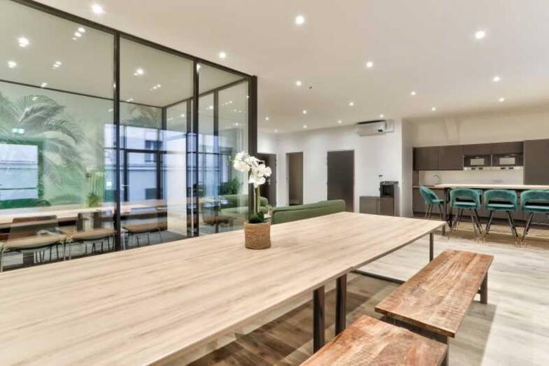 Espace bureau à vendre 6 000 000 € 427 m² de bureaux divisible de 427 m² à 427 m² Batignolles-Cardinet Paris 17ème 75017