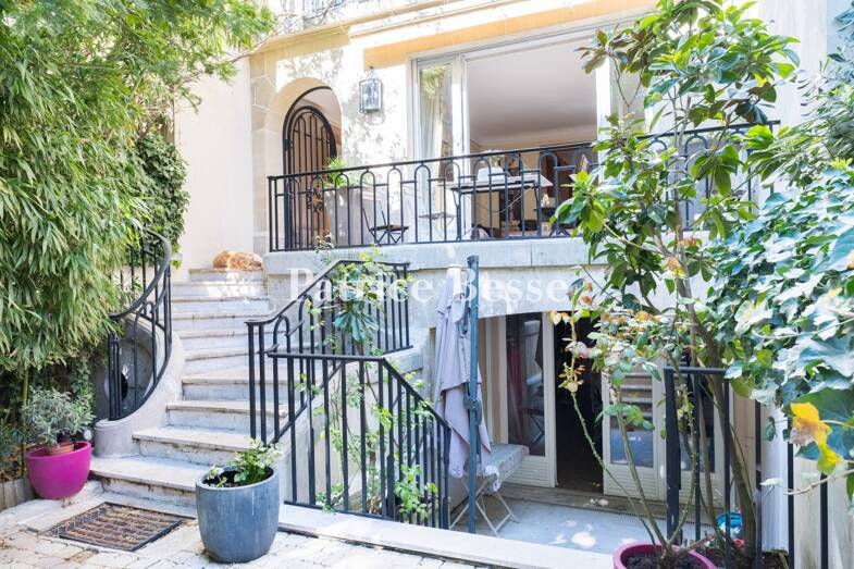 Hôtel particulier à vendre 6 200 000 € 8 pièces 5 chambres 313 m² 191 m² de terrain Muette Sud Paris 16ème 75016