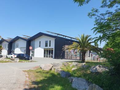 Local commercial à louer 3 708 € 430 m² de surface de vente Pessac 33600